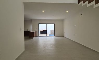Casa en Venta Punto Lomas | Doble altura y alberca