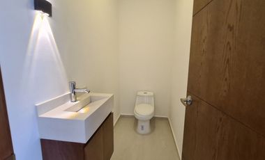 Casa en Venta Punto Lomas | Doble altura y alberca