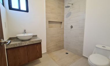 Casa en Venta Punto Lomas | Doble altura y alberca
