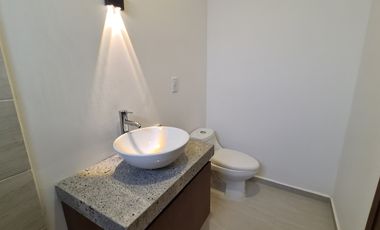 Casa en Venta Punto Lomas | Doble altura y alberca