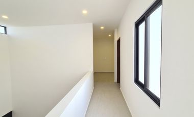 Casa en Venta Punto Lomas | Doble altura y alberca