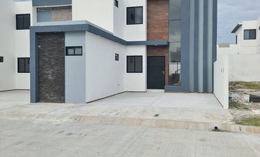 Casa en Venta Punto Lomas /Recámara planta baja