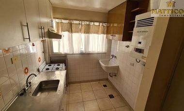 Muy luminoso y amplio departamento  2 ambientes al Frente en Pleno centro de Ballester