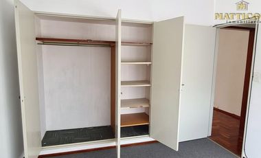 Muy luminoso y amplio departamento  2 ambientes al Frente en Pleno centro de Ballester