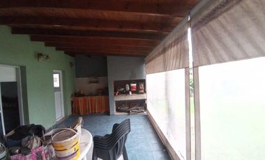 Casa en venta - 3 Dormitorios 2 Baños - 516mts2 - Saladillo