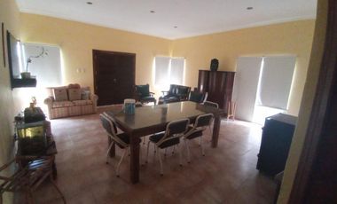 Casa en venta - 3 Dormitorios 2 Baños - 516mts2 - Saladillo