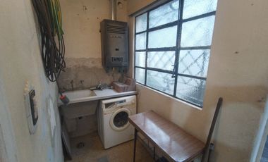 Casa de 4 ambientes con GRAN TERRENO libre
