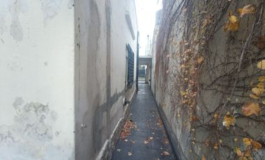 Casa de 4 ambientes con GRAN TERRENO libre