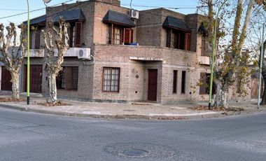 Casa en venta - 3 Dormitorios 3 Baños - Saladillo