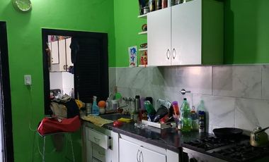 Casa en venta - 2 Dormitorios 1 Baño - 100Mts2 - Berazategui