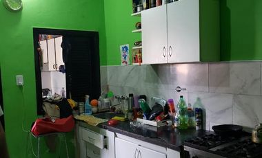 Casa en venta - 2 Dormitorios 1 Baño - 100Mts2 - Berazategui