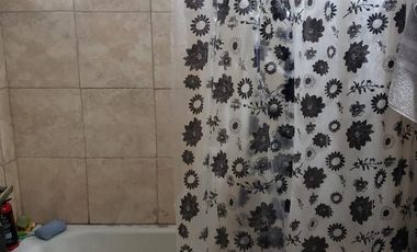 Casa en venta - 2 Dormitorios 1 Baño - 100Mts2 - Berazategui