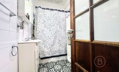 Venta Departamento en  Planta Alta de 3 ambientes con patio. Remedios de Escalada.