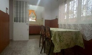 Casa en venta - 2 Dormitorios 1 Baño - 176Mts2 - Plátanos