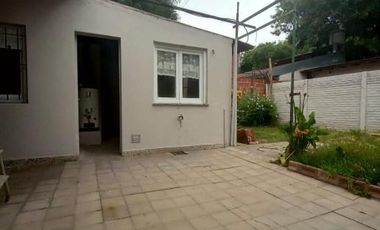 Casa en venta - 2 Dormitorios 1 Baño - 176Mts2 - Plátanos