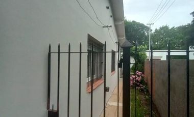 Casa en venta - 2 Dormitorios 1 Baño - 176Mts2 - Plátanos