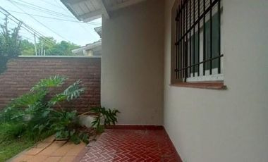 Casa en venta - 2 Dormitorios 1 Baño - 176Mts2 - Plátanos