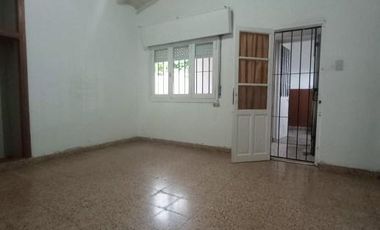 Casa en venta - 2 Dormitorios 1 Baño - 176Mts2 - Plátanos