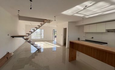 PH en venta - 3 Dormitorios 2 Baños - Mercedes