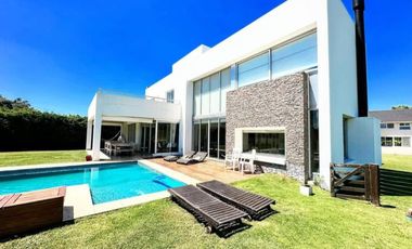 Casa en venta - 6 Dormitorios 6 Baños - El Venado