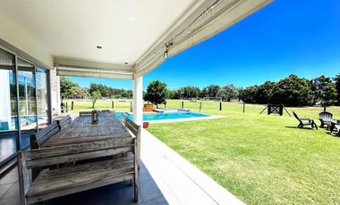 Casa en venta - 6 Dormitorios 6 Baños - El Venado