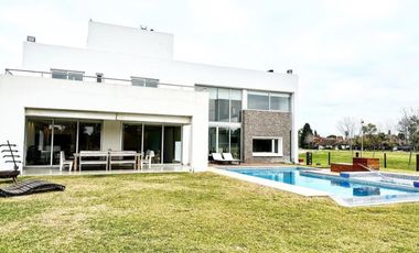 Casa en venta - 6 Dormitorios 6 Baños - El Venado