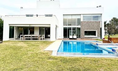 Casa en venta - 6 Dormitorios 6 Baños - El Venado