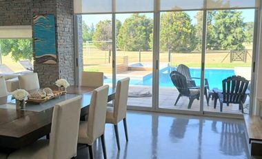 Casa en venta - 6 Dormitorios 6 Baños - El Venado