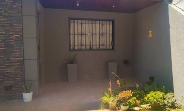 Casa en venta - 4 Dormitorios 4 Baños - 493mts2 - Moreno