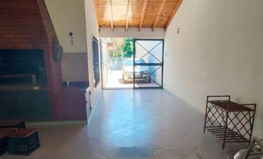 Casa en venta - 4 Dormitorios 4 Baños - 493mts2 - Moreno