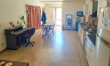 Casa en venta - 4 Dormitorios 4 Baños - 493mts2 - Moreno