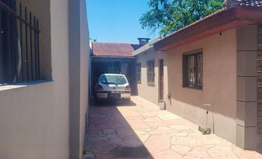 Casa en venta - 4 Dormitorios 4 Baños - 493mts2 - Moreno