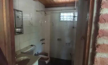 Casa en venta - 2 Dormitorios 2 Baños - Cocheras - 640Mts2 - Villa Ventana