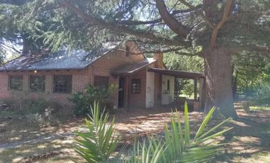 Casa en venta - 2 Dormitorios 2 Baños - Cocheras - 640Mts2 - Villa Ventana