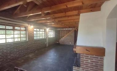 Casa en venta - 2 Dormitorios 2 Baños - Cocheras - 640Mts2 - Villa Ventana