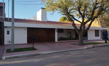 Casa en Venta - Barrio Arizu - Godoy Cruz - Mendoza