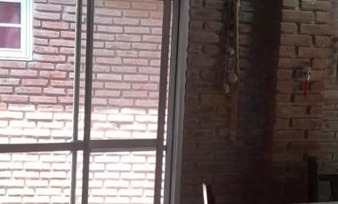 Casa en venta - 2 Dormitorios 2 Baños - Cochera - 2.000Mts2 - Guernica