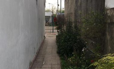 Chalet de 3 amb c/entrada de auto y jardín en José Mármol