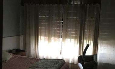 Chalet de 3 amb c/entrada de auto y jardín en José Mármol