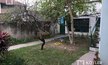 Chalet de 3 amb c/entrada de auto y jardín en José Mármol