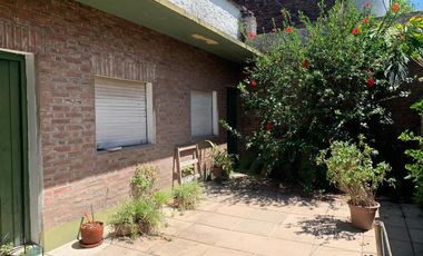 Casa en venta - 2 Dormitorios 2 Baños - Mercedes