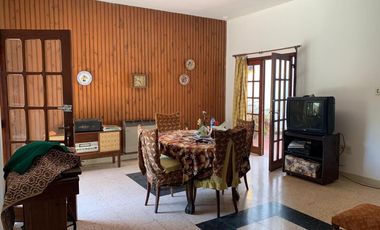 Casa en venta - 2 Dormitorios 2 Baños - Mercedes