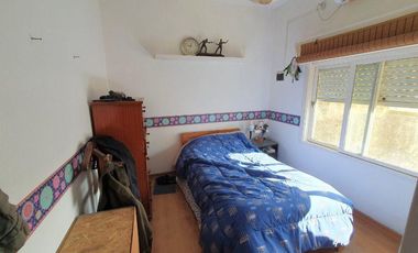 Depto tipo casa por pasillo