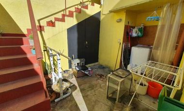 Depto tipo casa por pasillo