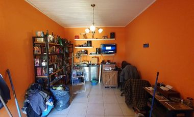 Depto tipo casa por pasillo