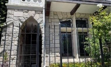 Casa en venta - 5 Dormitorios 4 Baños - 340mts2 - Mar Del Plata