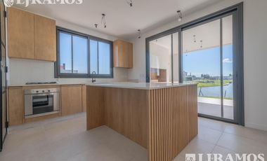 A ESTRENAR. 4 DORMITORIOS y AREA SERVICIO.