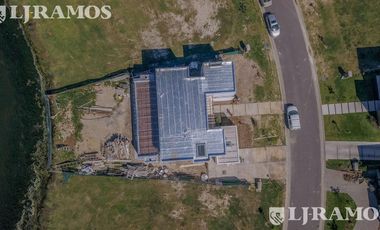 A ESTRENAR. 4 DORMITORIOS y AREA SERVICIO.