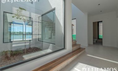 A ESTRENAR. 4 DORMITORIOS y AREA SERVICIO.