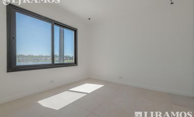 A ESTRENAR. 4 DORMITORIOS y AREA SERVICIO.